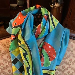 100 % pure silk shawl, hand-drawn snd made in Malaysia